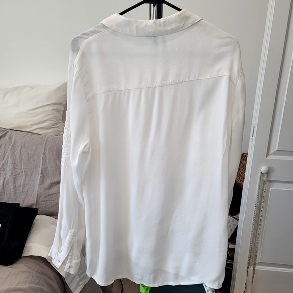 Josette with Rose Embroidery Blouse from Kut from the Kloth size M - Picture 7 of 17